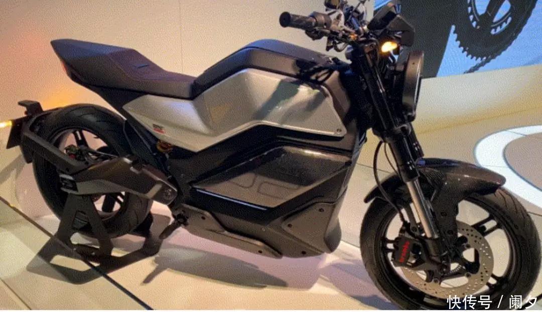 我国新研发的机器人