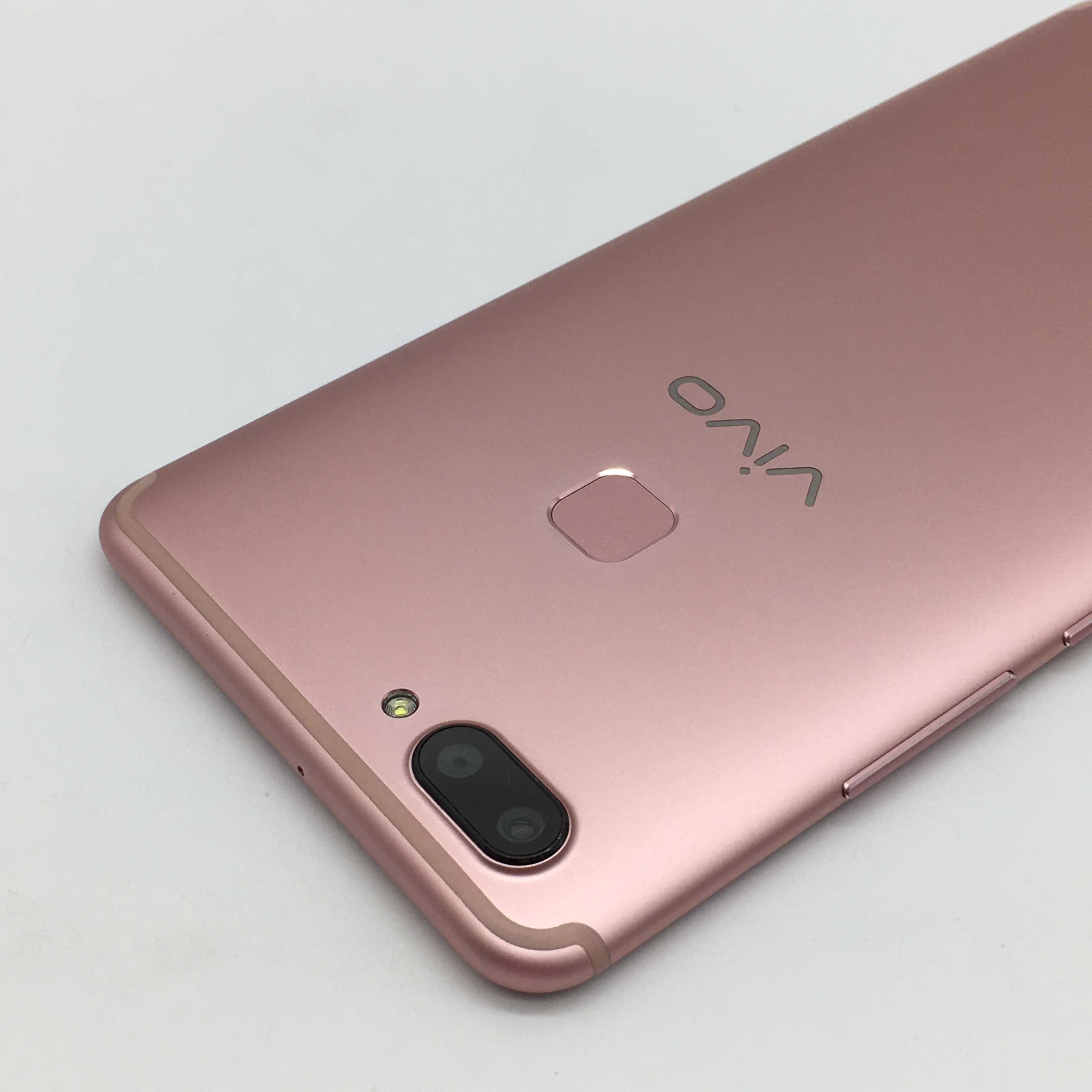 官方质检8成新及以下 全网通 玫瑰金 64g 国行 vivo x20