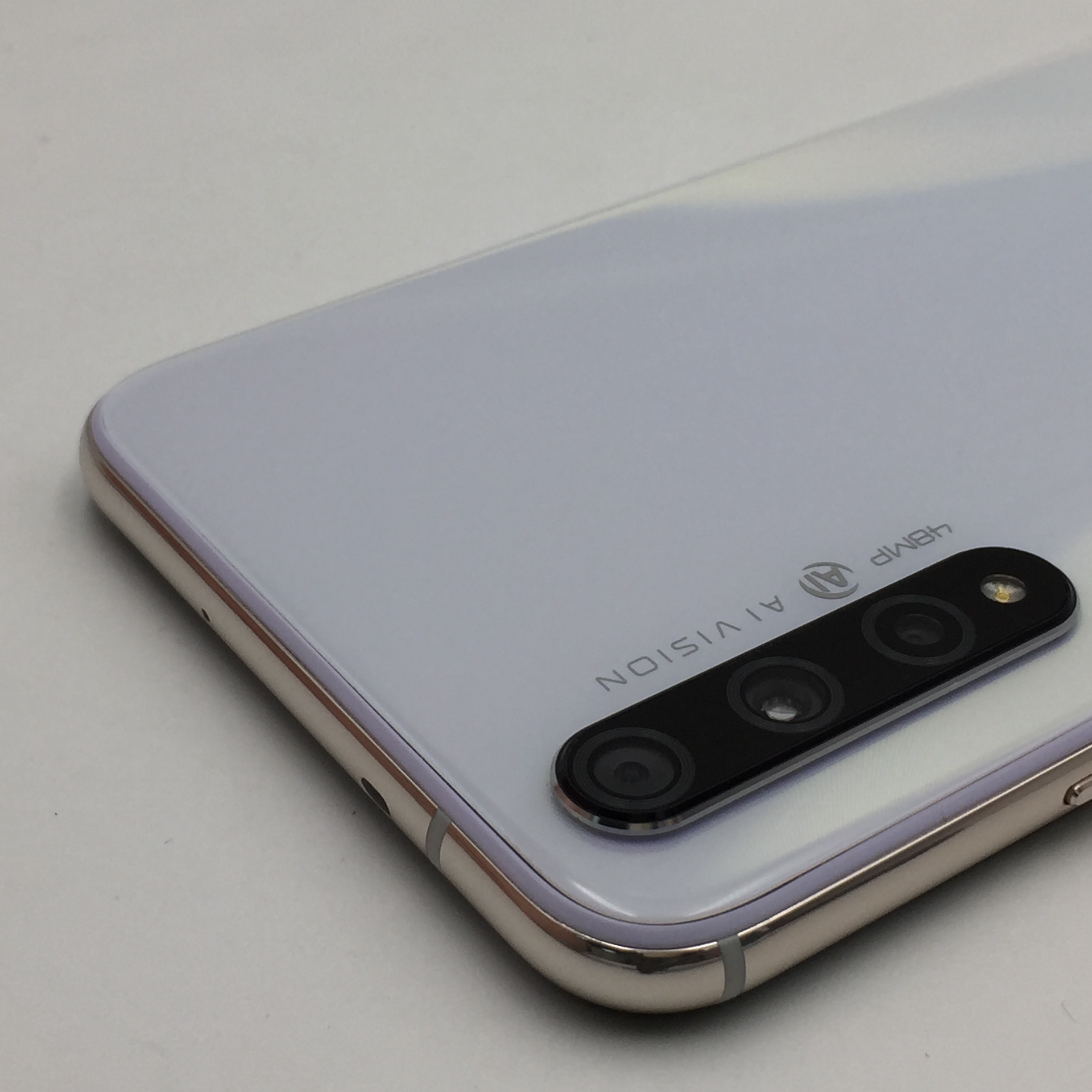 官方质检95成新 全网通 白色 6g/128g 国行 荣耀 20s