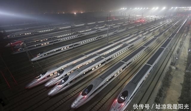 中国首艘航空母舰时间