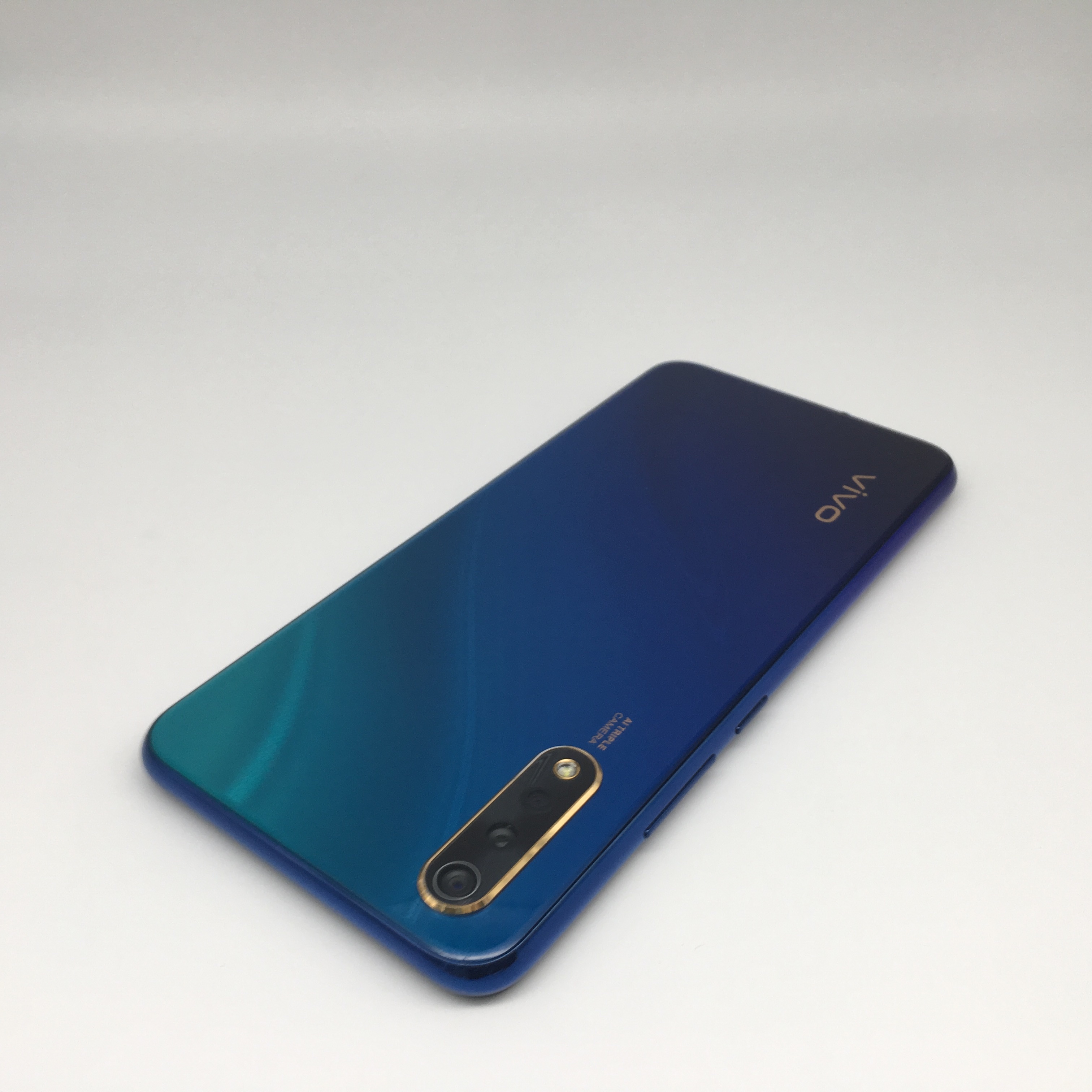 官方质检9成新 全网通 蓝色 6g/128g 国行 vivo y7s