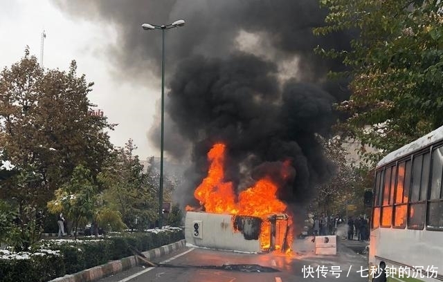 伊朗导弹能不能打航母