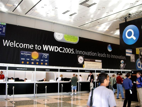WWDC 2005宣布全线Mac产品迁移到Intel架构